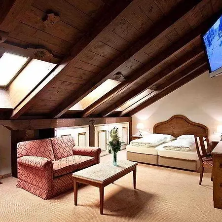 Hotel Atel Lasserhof 3*